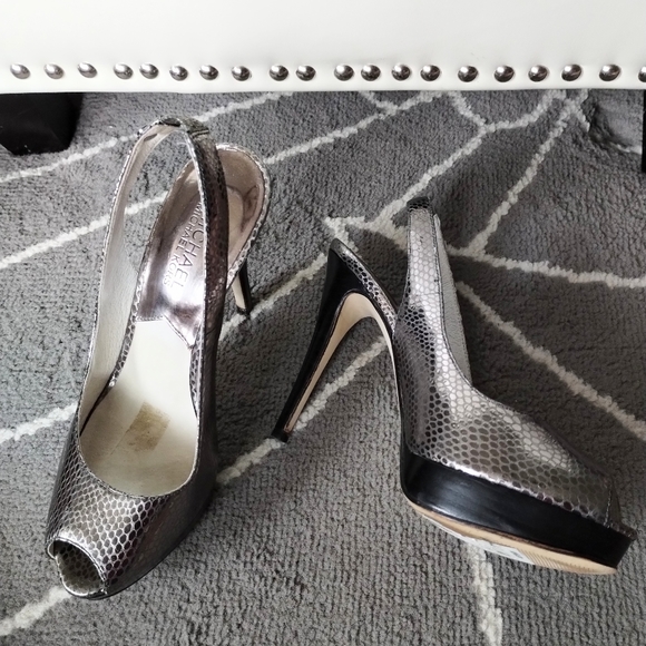 Michael Kors "York" Embossed Peep Toe Slingback Heels Metallic Pewter/Gunmetal - Picture 8 of 12